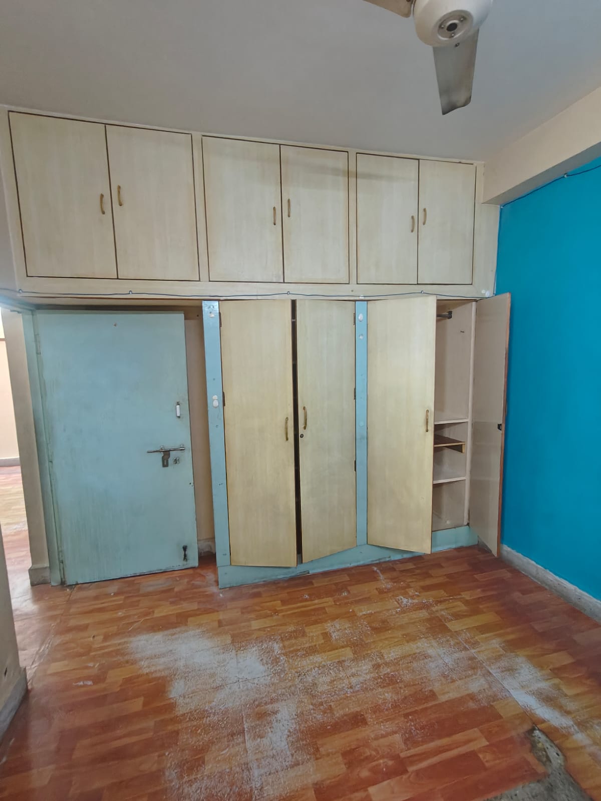 2 BHK Flat for sale in Ka